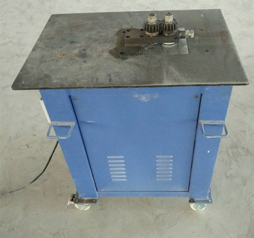 風管制作過程中不可缺少的設備